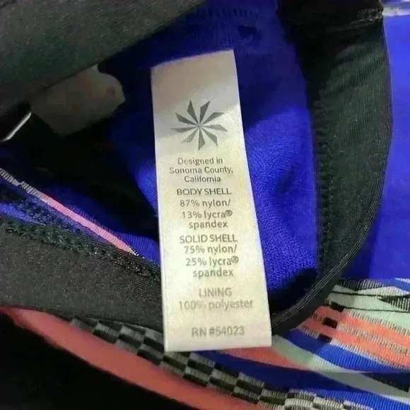 Athleta striped, adjustable bathing suit bikini top. Women’s size medium - Picture 6 of 12